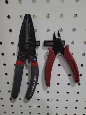 Pegboard Magnet Mount