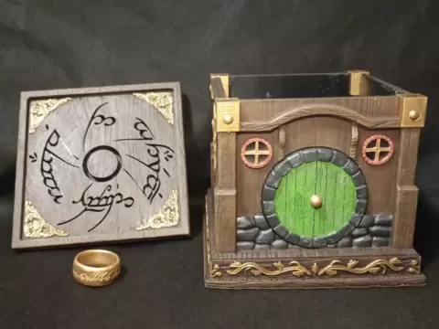 Hobbit commander deckboxby Guilhermep.art