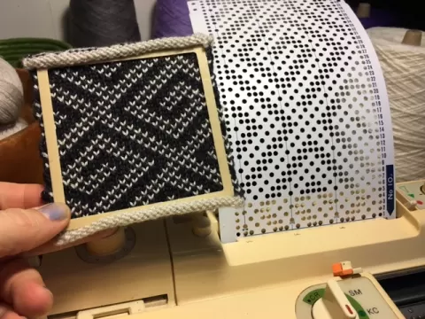 Clip-Together Knitting Gauge Swatch