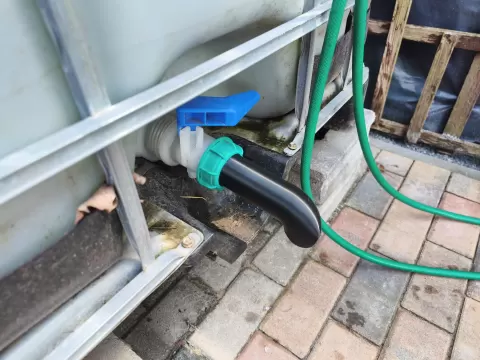 IBC tank outlet