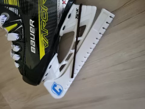 Skate blade guard