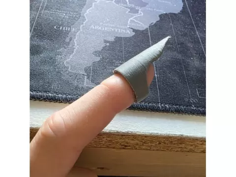 Finger Scratcher