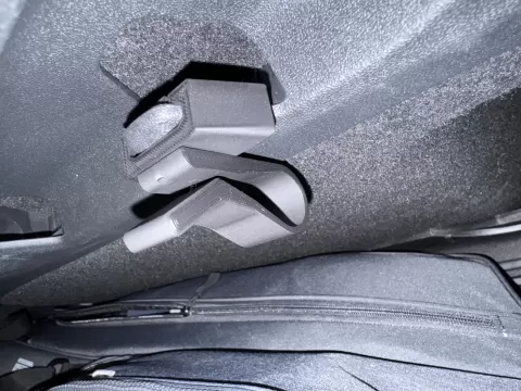Bag holder for VW ID trunk