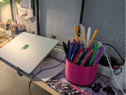 Pencil holder, rotating stationary