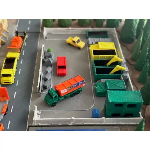 Recycling center (z-scale)