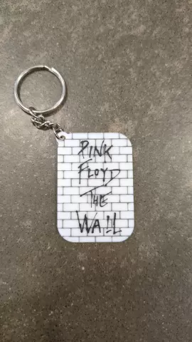 Pink floyd the wall keychain
