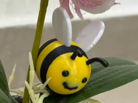 Bee cute keychain decor