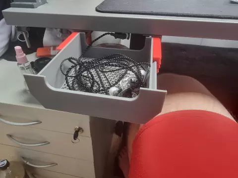Smaller Fully-openable under desk drawer