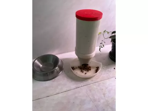 Cat Feeder using 4" PVC Pipe