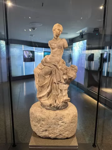 Aphroditie Underwater