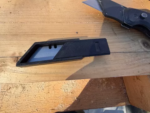 utility blade holder