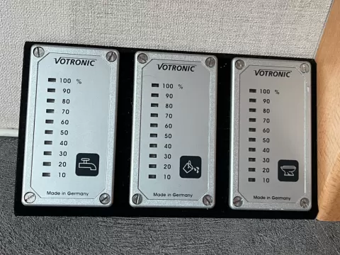 Votronic Anzeige Halterung 3 Fach