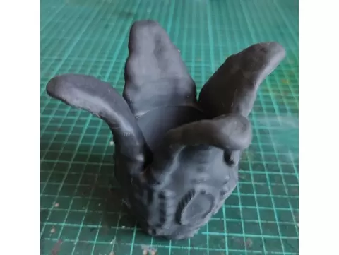 Alien egg (ovomorph) candle