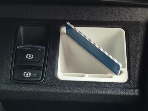 Renault 4/5 e-tech - small compartment insert (UK)