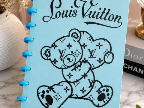 Capa de Caderno Inteligente LV urso folha A5
