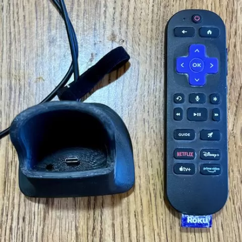 Charge Caddy for Roku Rechargeable Remote USB-C Cable