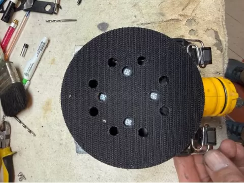 ADAPTADOR SOPORTE LIJA CON VELCRO DEWALT DWE6411  (Sandpaper Holder Adapter with Velcro)