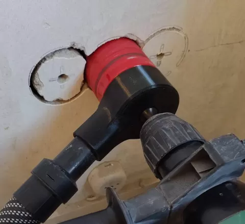 Dust extraction vacuum adapter for Carat 82mm hole saw