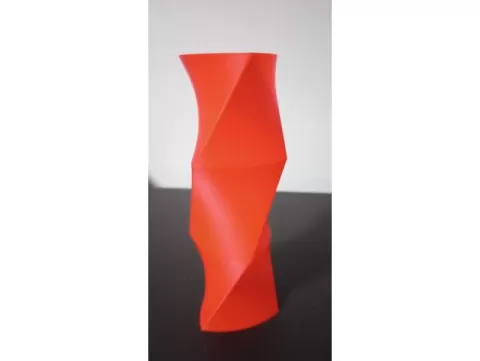 Twisted Reuleaux Triangle Vase