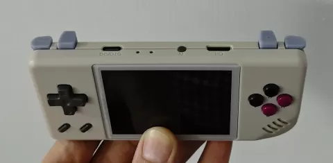 Anbernic rg28xx better shoulder buttons