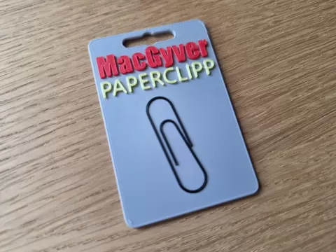 MacGyver Paperclipp Büroklammer Spass
