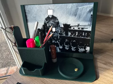 Desk Organiser – HueForge / Chroma Canvas / iPad