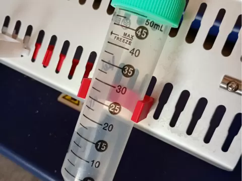 Falcon 50ml test tube snap-fit holder for Biologix