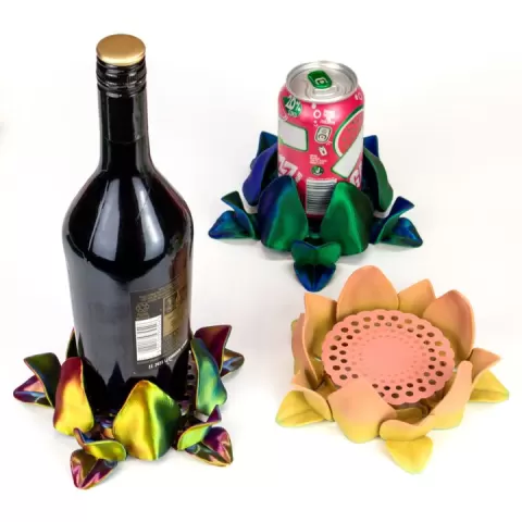 Flower: Self-Adjusting Coaster by KrakDrag