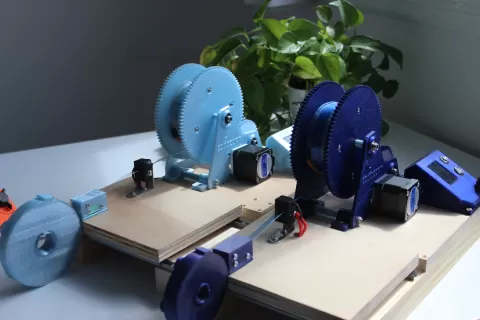 Machine to convert PET plastic bottles into filament for 3D printers