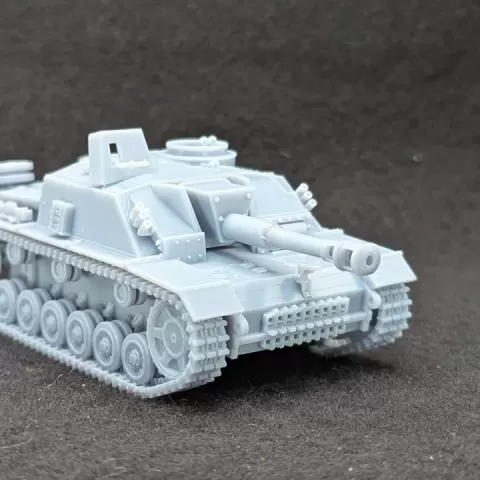 STUH 42 (Sturmhaubitze 42 Ausf.G) + 3 Tankmen + side armor (Germany, WW2) by Wargame3d