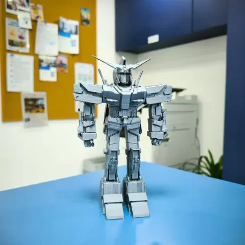 Gundam Unicorn by Studio Tridimen