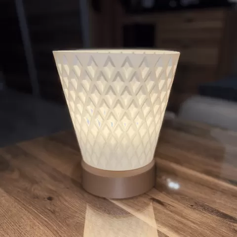 ICONIC LAMP