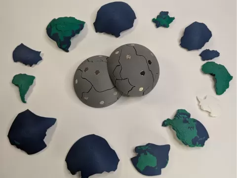 Magnetic Globe Puzzle