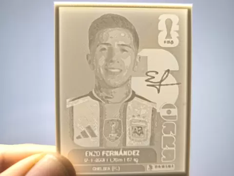 Cromo en 3D de Enzo Fernández (Album Panini 2026)