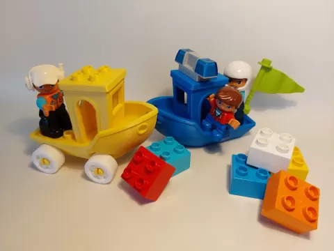 Duplo Benchy car-boat