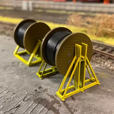 Model Railway - Cable Drum Jack and Stand by Peter Darton