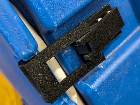 Cambro 4 Screw Latch