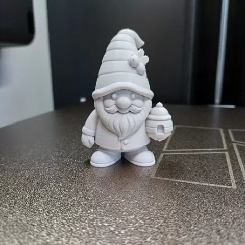 Buzz the Beekeeper Gnome