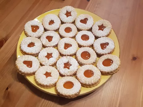 Linzer cookie cutter