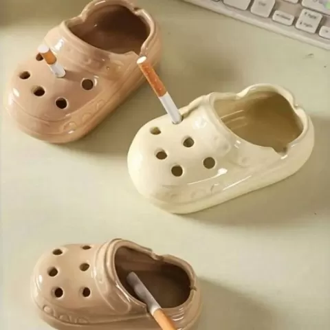 Crocs cigarette holder