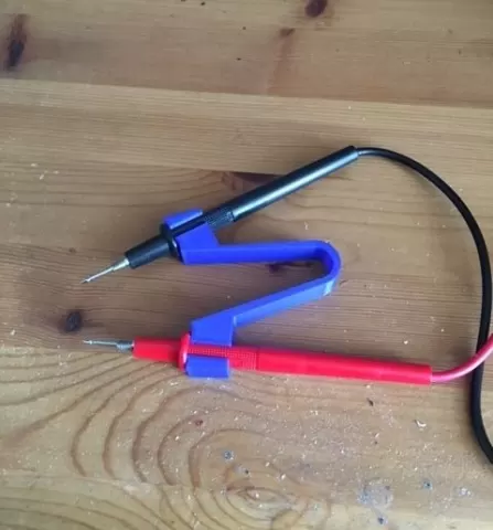 multimeter probe hand