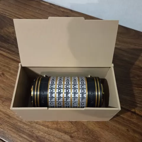 Box for cryptex 5 letters