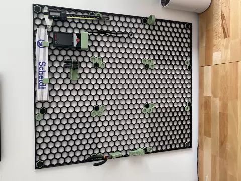 Honeycomb storage wall with borders