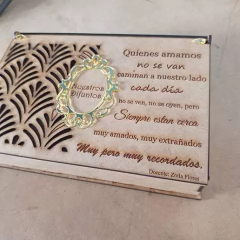 box with hinged lid