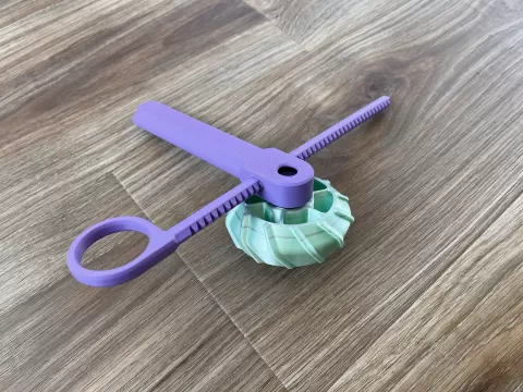 Tiger Stripe Spinner (No Supports or Assembly)