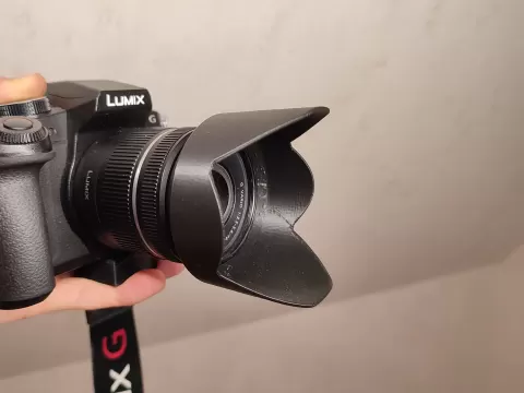 Panasonic Lumix G Vario 14-42 lens hood