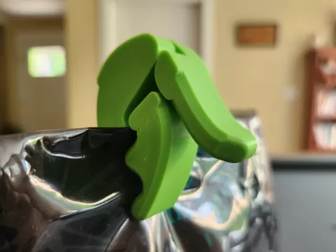 Curvy Cam Lock Bag Clip