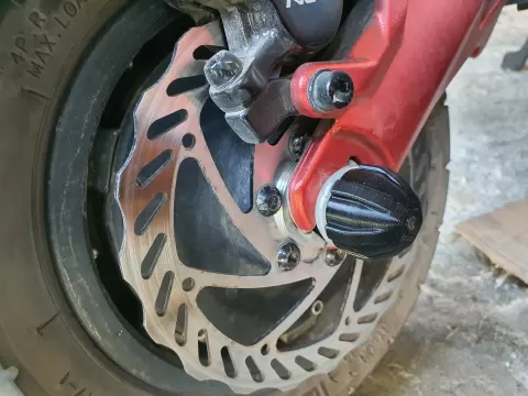 Wheel bolt cover 15 17 19 21 mm. Basic and decorative. Car, motorcycle, moped, bicycle, scooter. 21 mm for Hiley Tiger scooter.