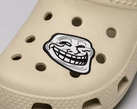 TrollFace Crocs Meme Plug