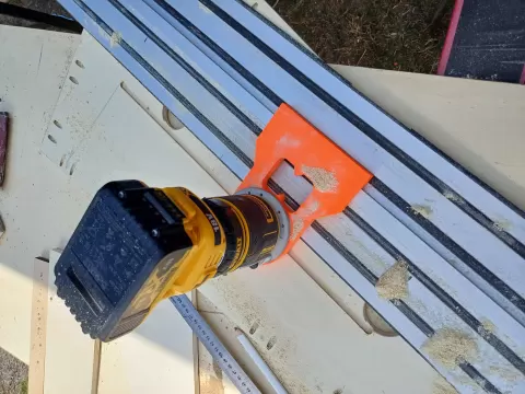 DeWalt DCW600 guide rail adapter for DWS5022 ; vedení frézky DeWALT DCW600 po liště DeWALT DWS 5022